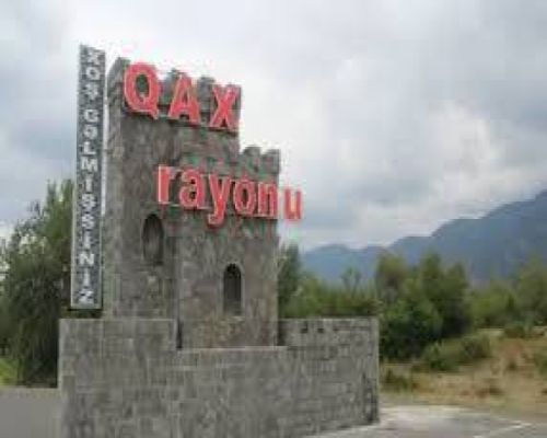  Qax rayonunda doqquzuncu sinif şagirdi ov tüfəngi ilə özünü güllələyib.